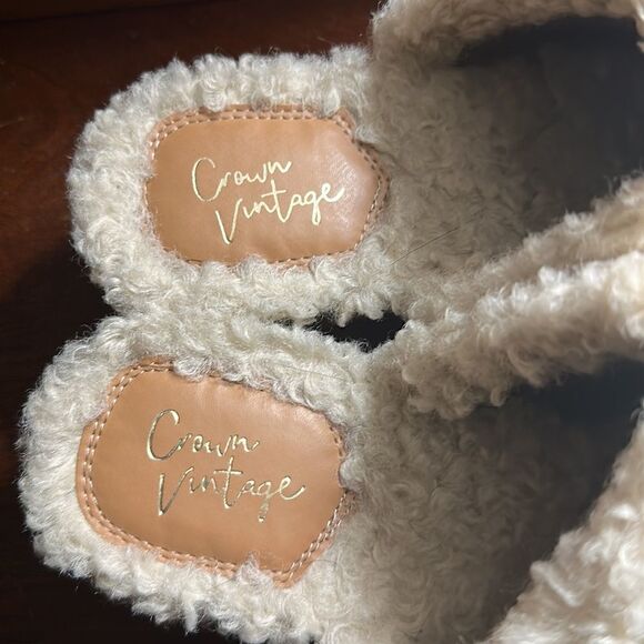 Crown Vintage Clogs - Picture 2 of 5